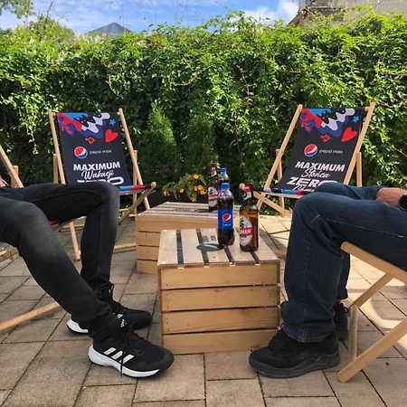 לינה וארוחת בוקר Grot 3*